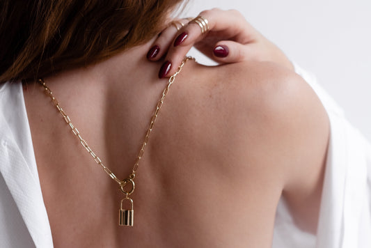 Understand Different Types of Necklace Clasps Before Buying Online